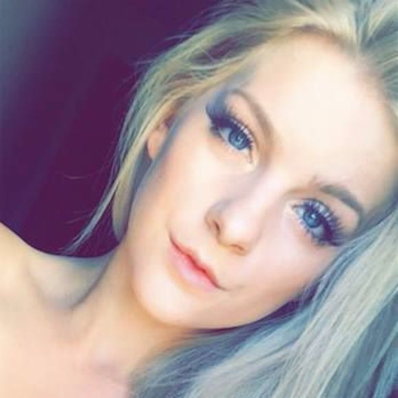 Meet your Posher, Jenn - Picture 1 of 1